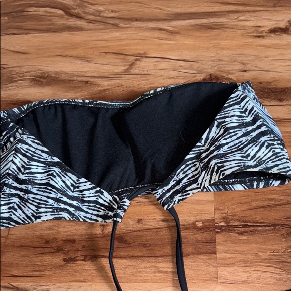 Patterned Bikini - Picture 6 of 7